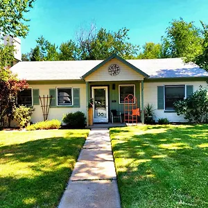 https://spacious-cherry-creek-villa.seedenverhotels.com